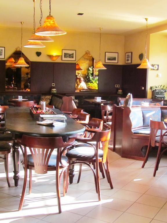 Hotel Restaurant Des Ardennes Hoscheid Exterior foto